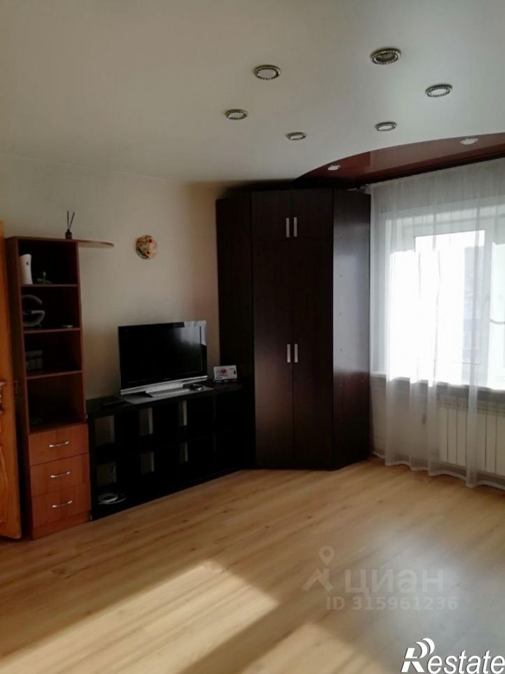 2-комн квартира микрорайон Радужный, 44
