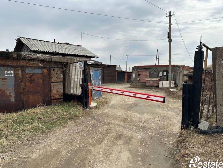 Гараж/парковка улица Павла Красильникова, 213,  д. 213