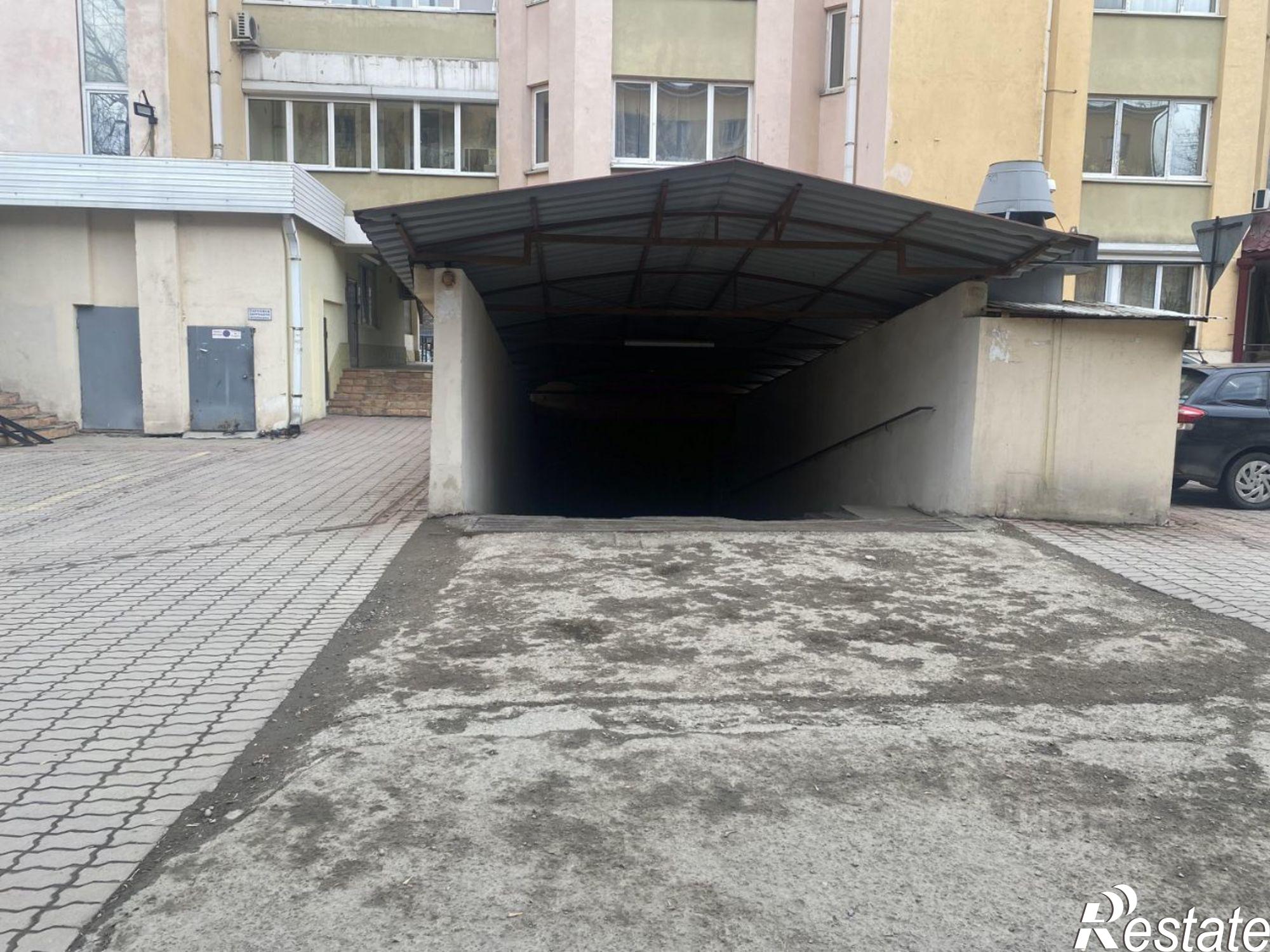 Купить гараж, место в паркинге за 2 700 000 рублей на бульвар Гагарина, 68В