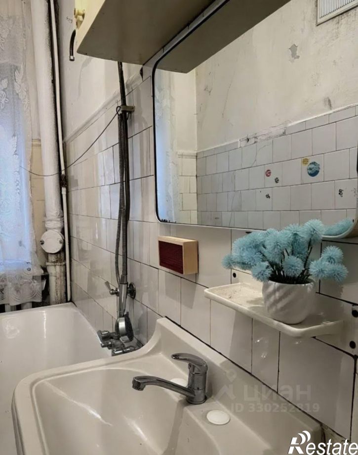 2-комн квартира улица Зверева, 27,  д. 27