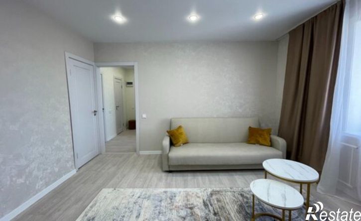 2-комн квартира микрорайон Университетский, 8