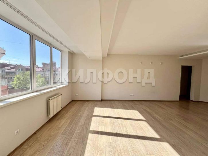 3-комн квартира Александра Невского улица, д.4