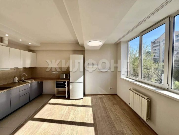 3-комн квартира Александра Невского улица, д.4