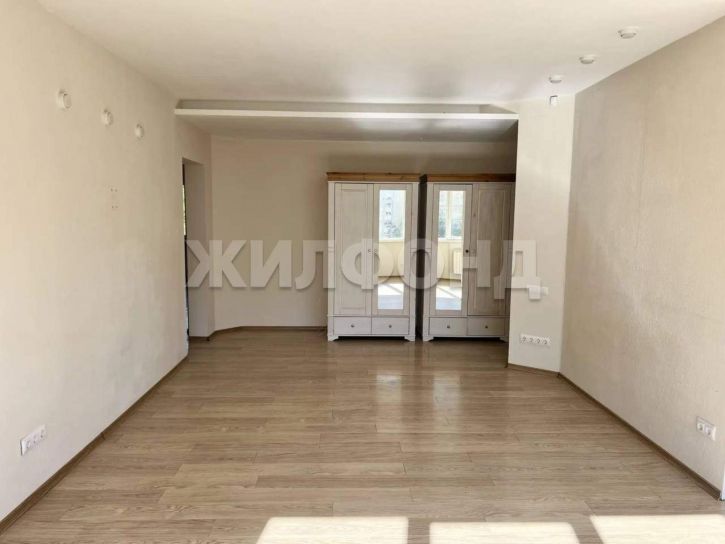3-комн квартира Александра Невского улица, д.4