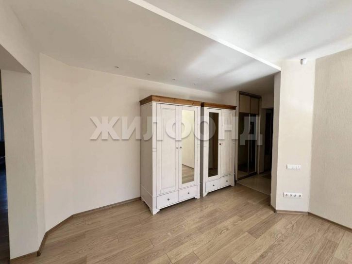 3-комн квартира Александра Невского улица, д.4