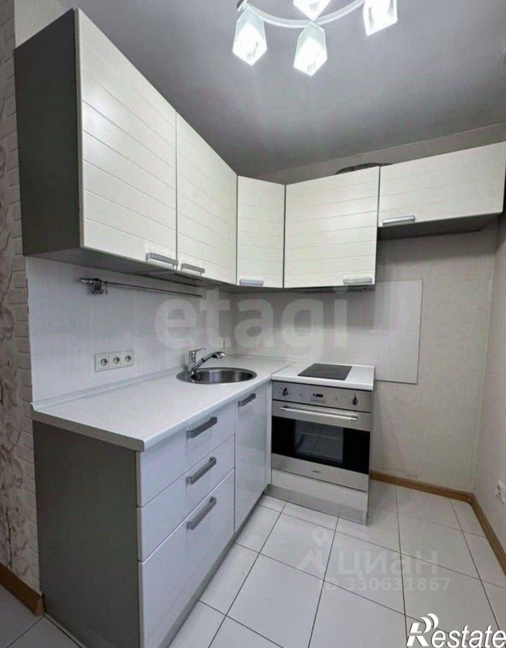 3-комн квартира улица Безбокова, 3,  д. 3