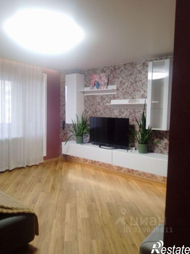 3-комн квартира Университетский м-н, 97