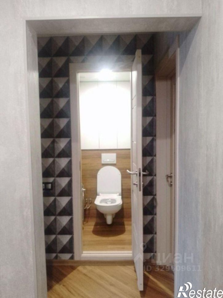 3-комн квартира Университетский м-н, 97