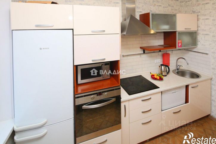 2-комн квартира ул Лыткина, 9/6,  д. 9/6