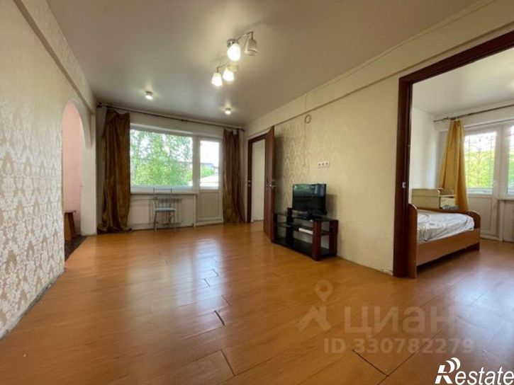 3-комн квартира микрорайон Первомайский, 32