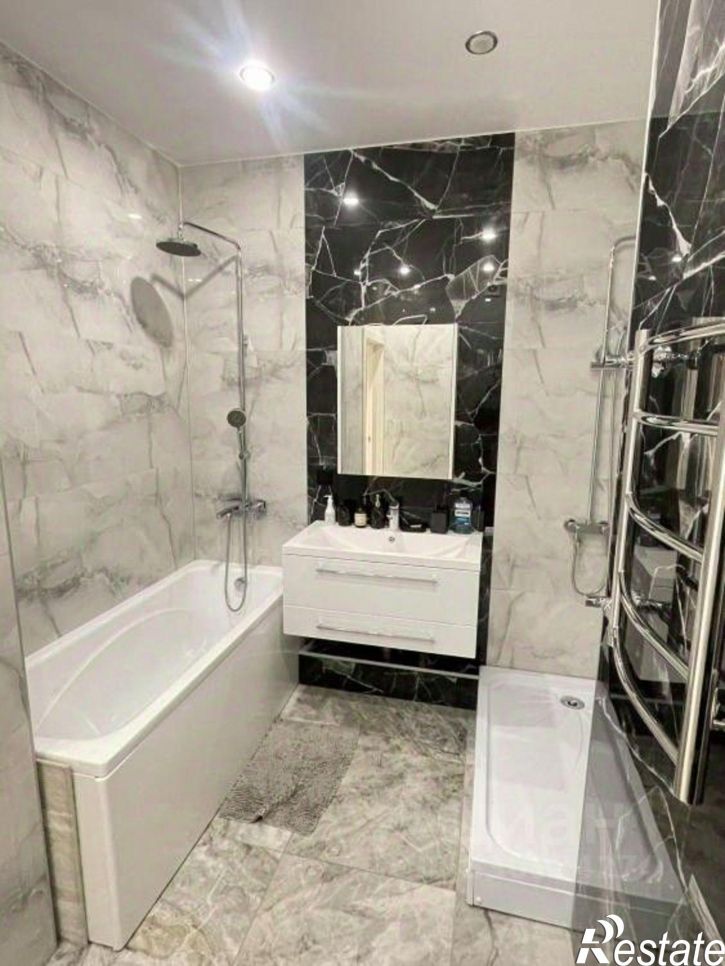 3-комн квартира улица Седова, 65А/3,  д. 65А/3