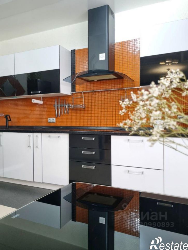 2-комн квартира улица Трилиссера, 8/2,  д. 8/2