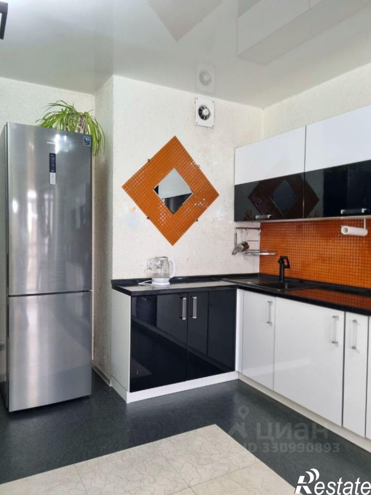 2-комн квартира улица Трилиссера, 8/2,  д. 8/2