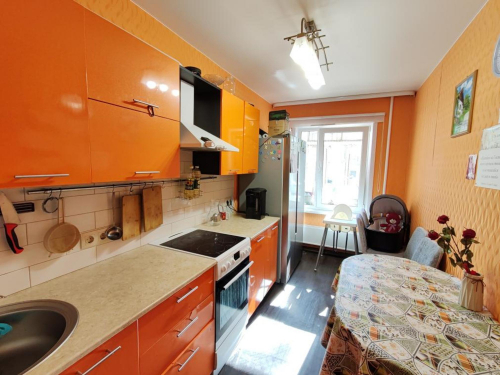 Продажа 2-комн квартиры Розы Люксембург, 351