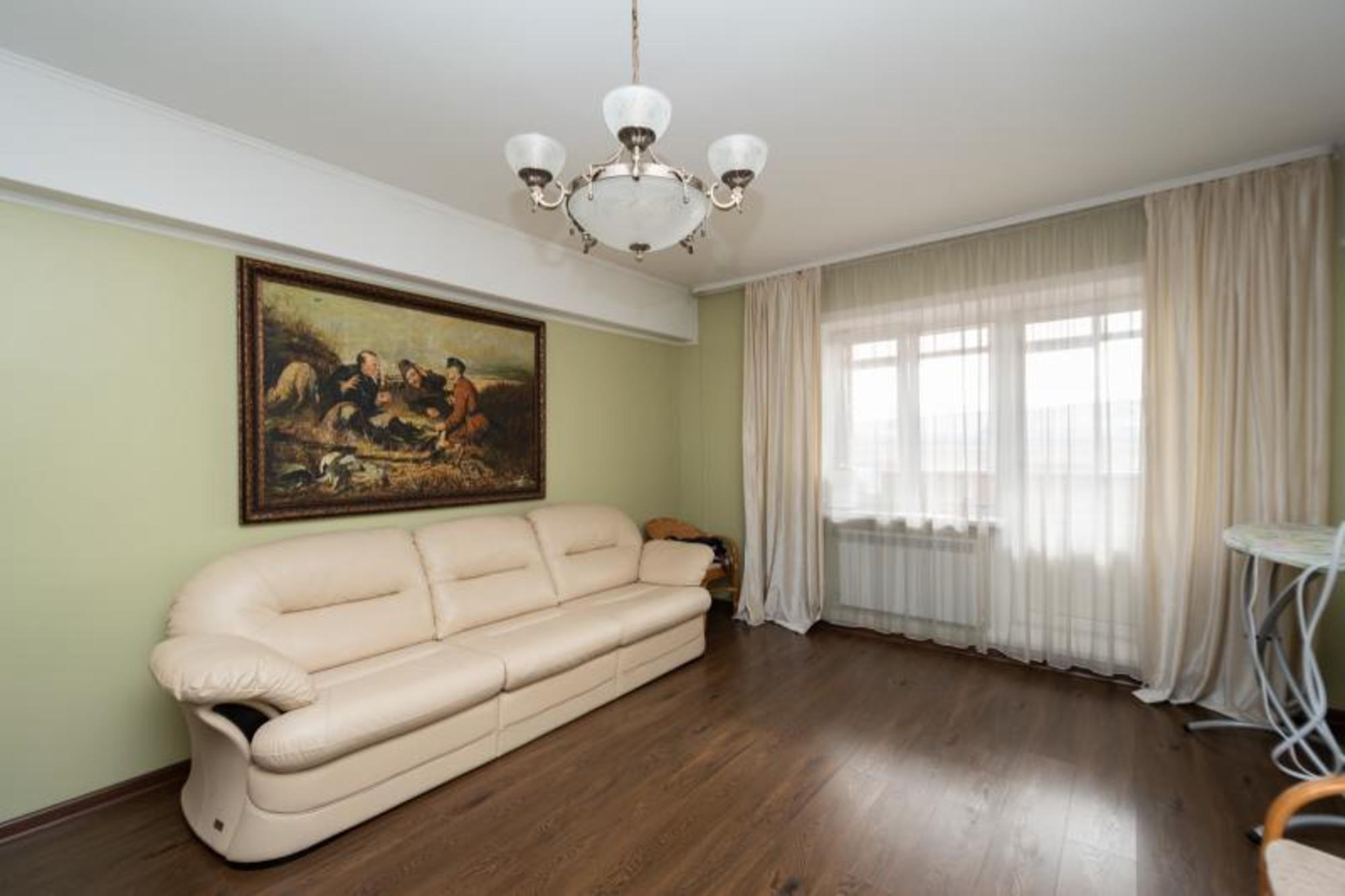Купить квартиру за 10 490 000 рублей на Байкальская, 124/2