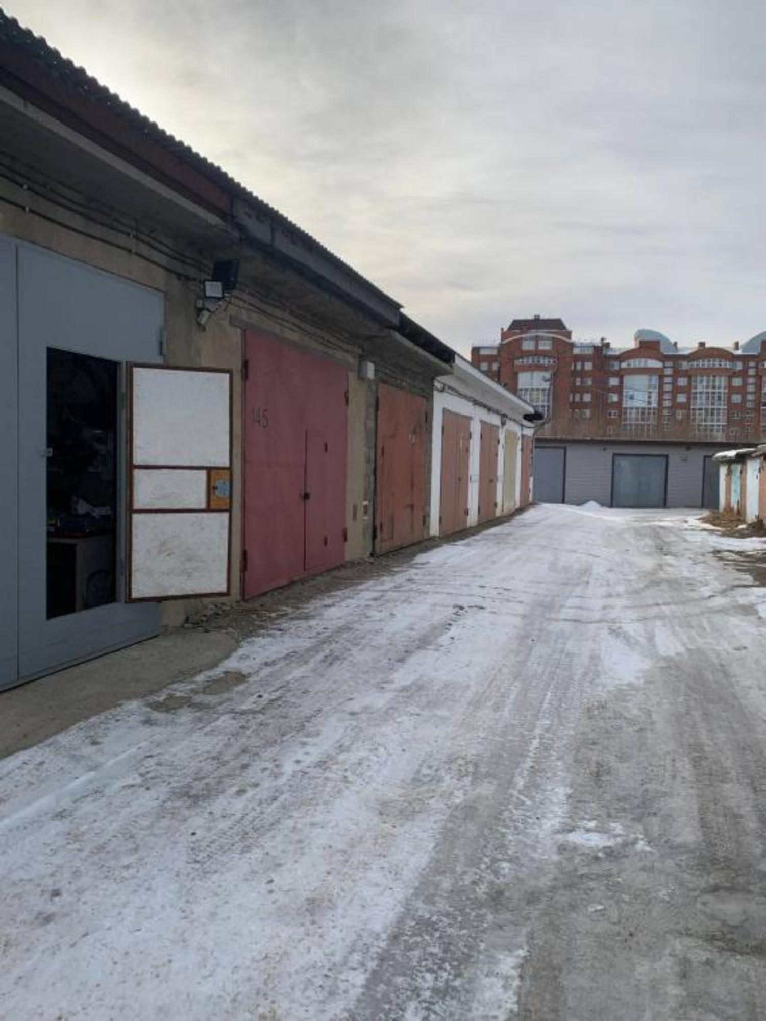 Купить гараж, место в паркинге за 2 550 000 рублей на Дальневосточная, 69