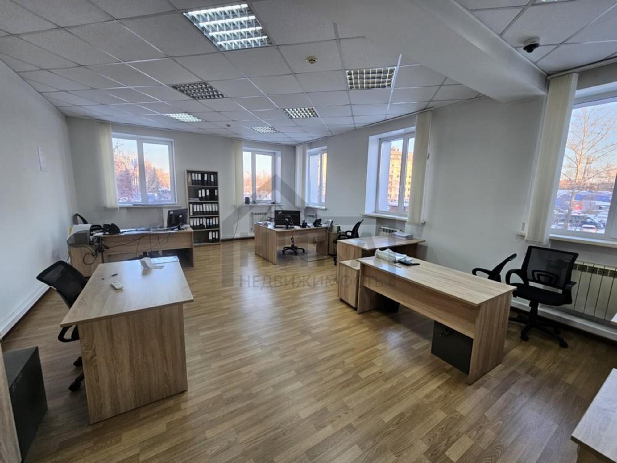 Сдать офис, помещение под офис за 950 000 рублей на Новаторов, 3к3