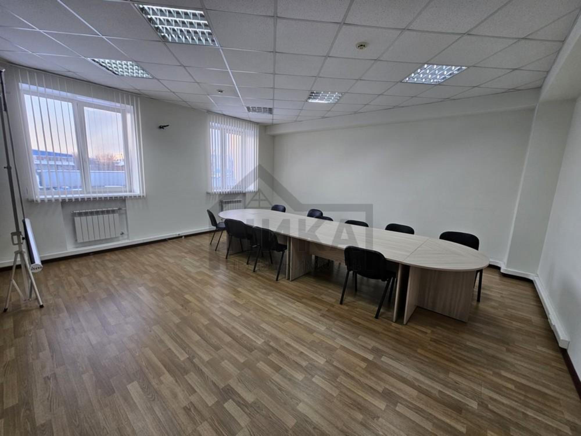 Сдать офис, помещение под офис за 950 000 рублей на Новаторов, 3к3