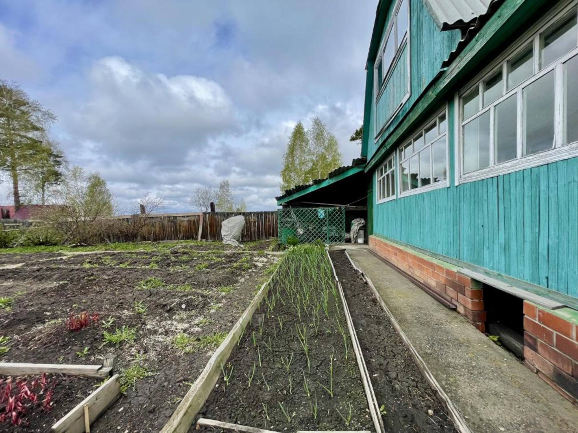 Купить дачу, дом, коттедж за 3 300 000 рублей на СНТ Светофор, Лесная, 74