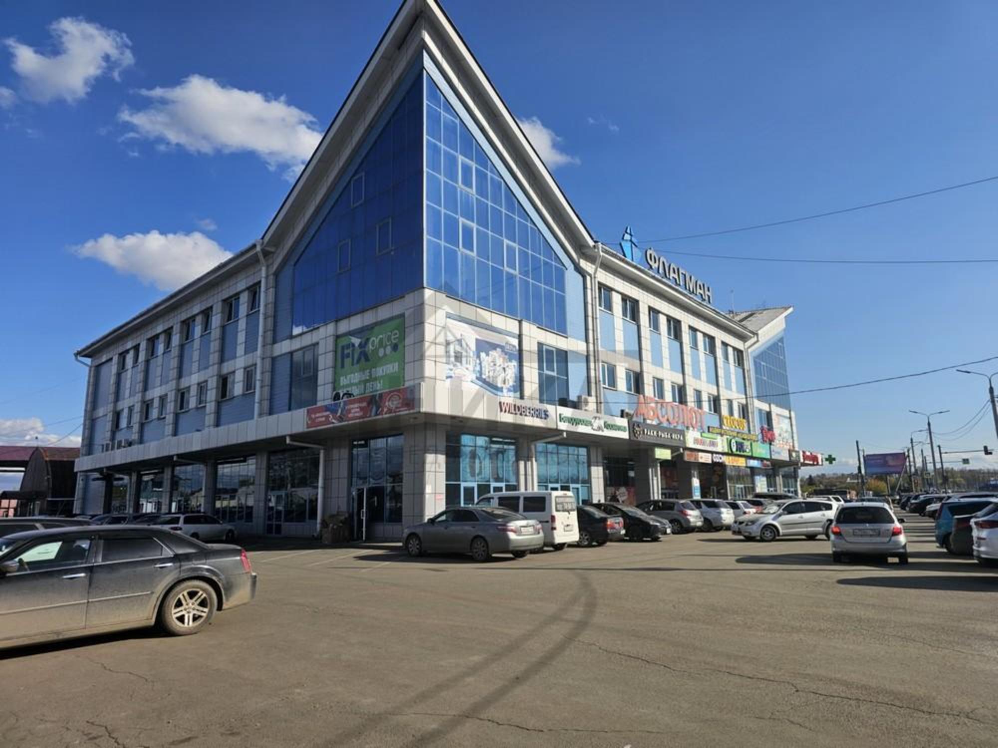 Сдать торговое помещение за 440 000 рублей на Братская, 2/1