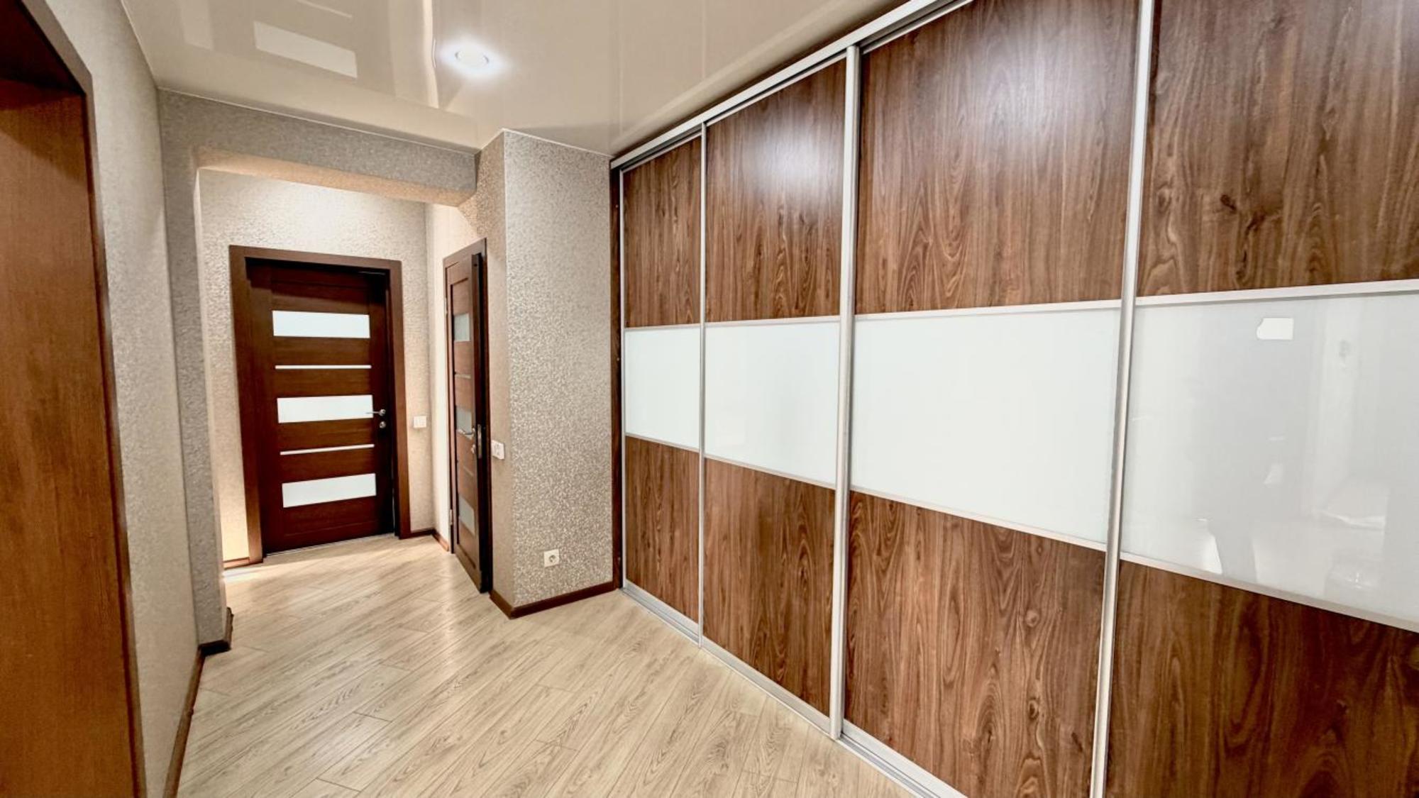 Купить квартиру за 11 700 000 рублей на Пискунова, 142/4