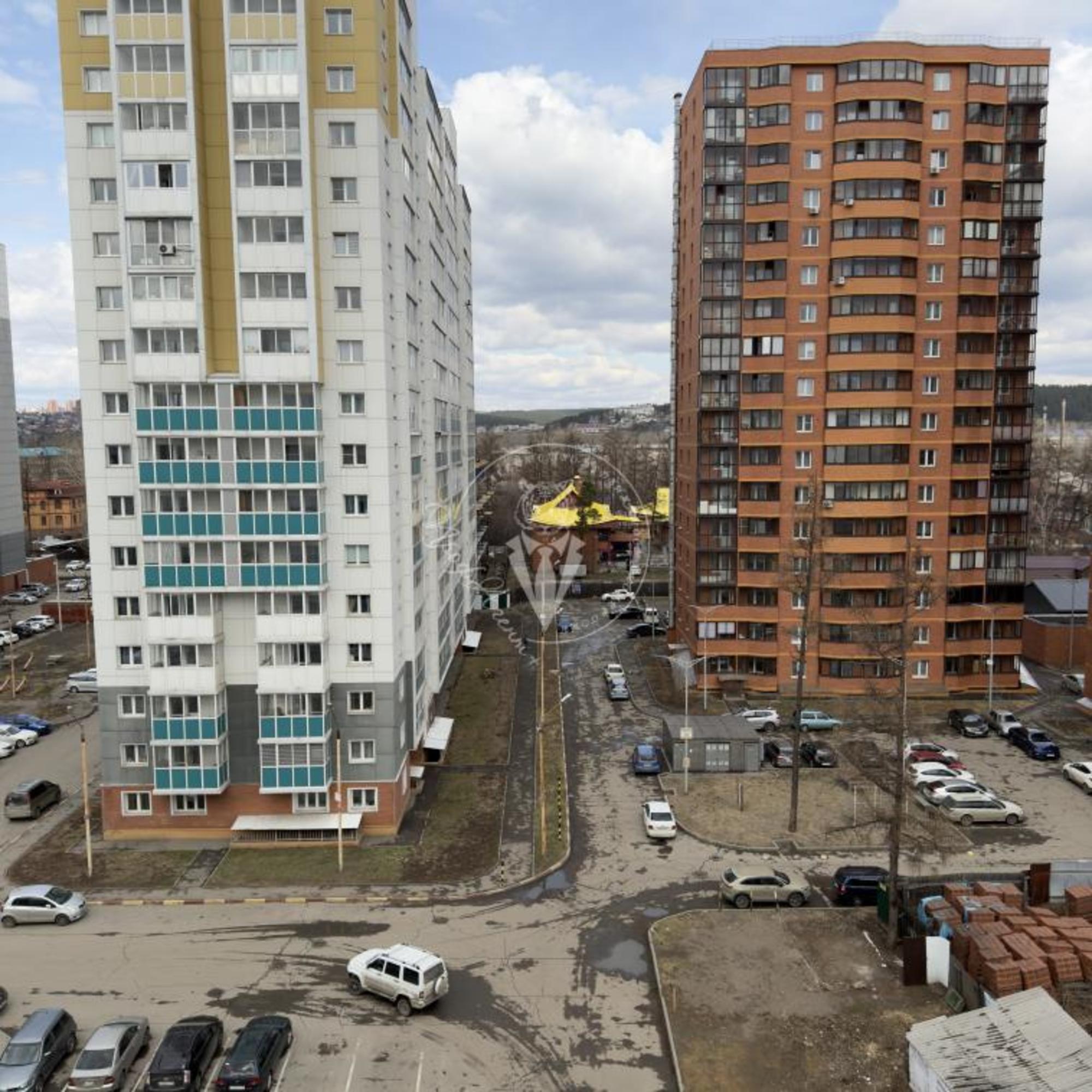 Купить квартиру за 10 900 000 рублей на Баррикад, 62/12
