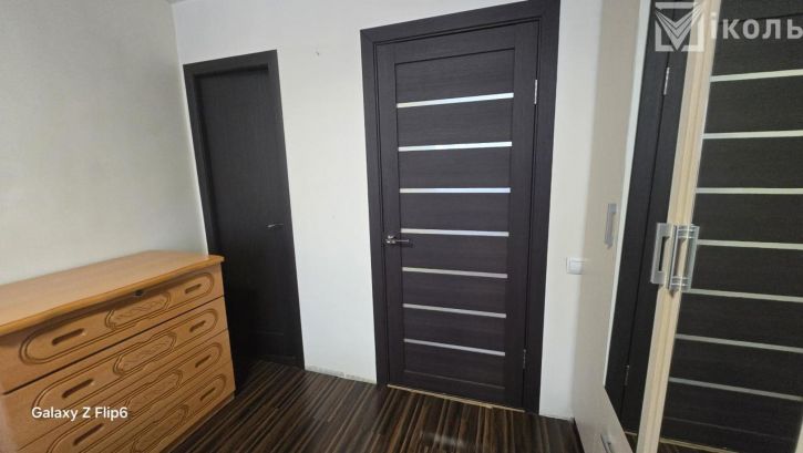 3-комн квартира 2-й городок, 16