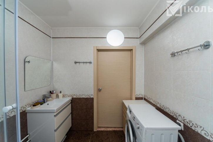 3-комн квартира Нита Романова, 15