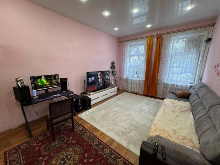 2-комн квартира Бабушкина, 13