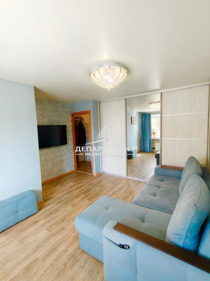 3-комн квартира 5 Армии, 55