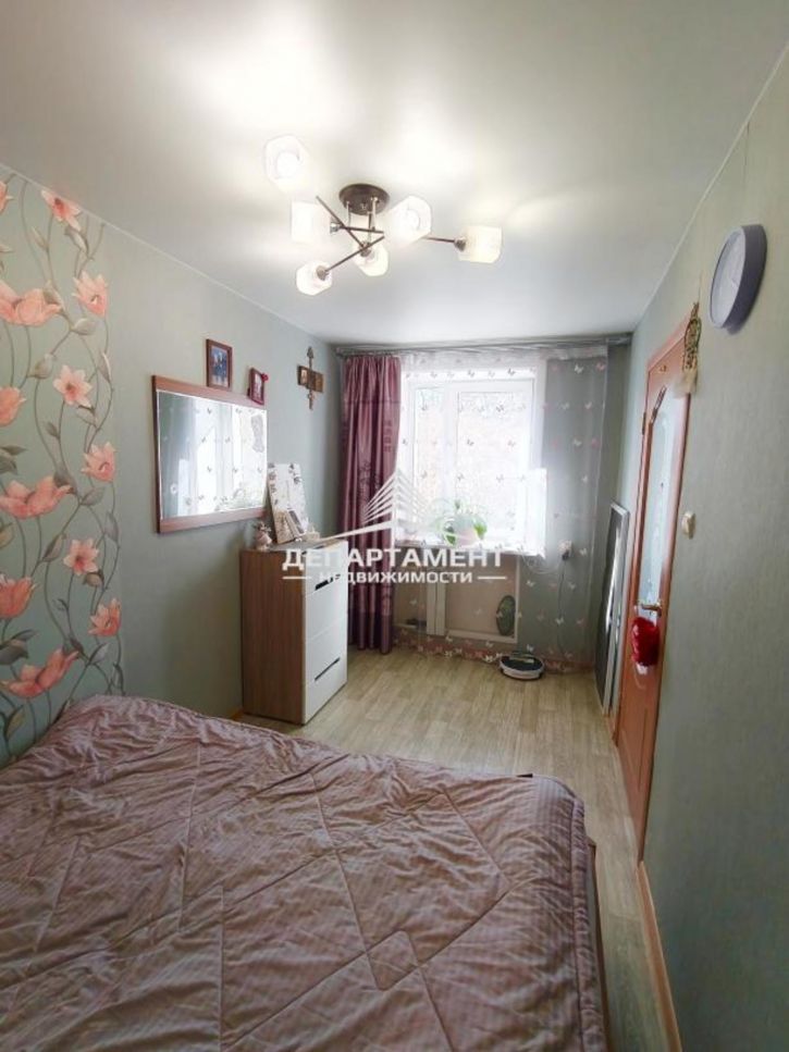 3-комн квартира 5 Армии, 55
