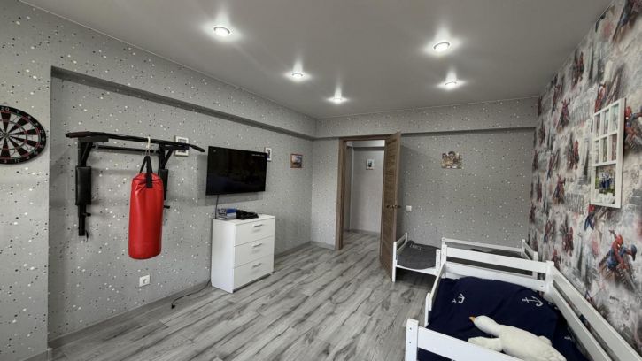 2-комн квартира Алмазная, 3