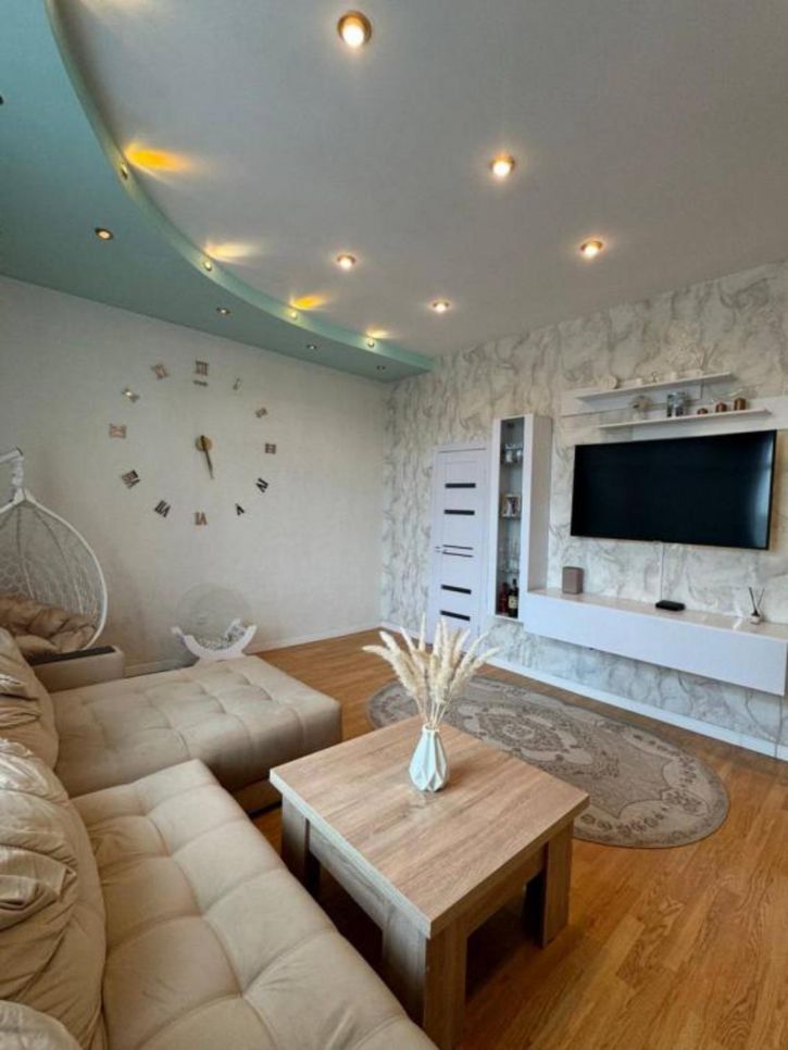 3-комн квартира Новаторов, 7