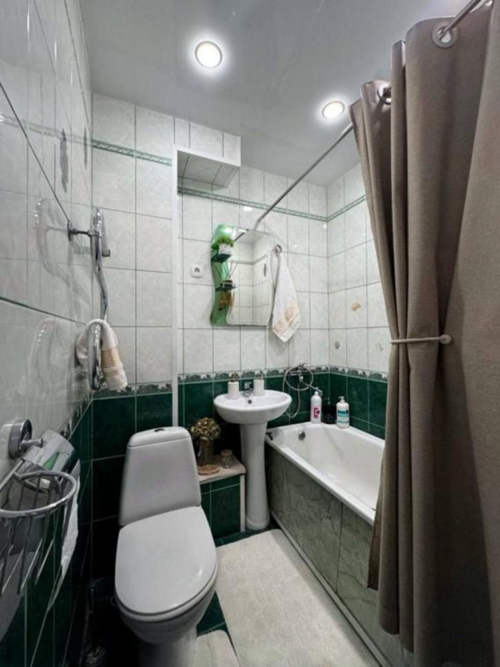 3-комн квартира Новаторов, 7
