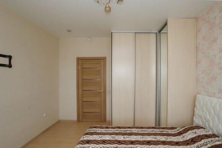 3-комн квартира Красноказачья, 78