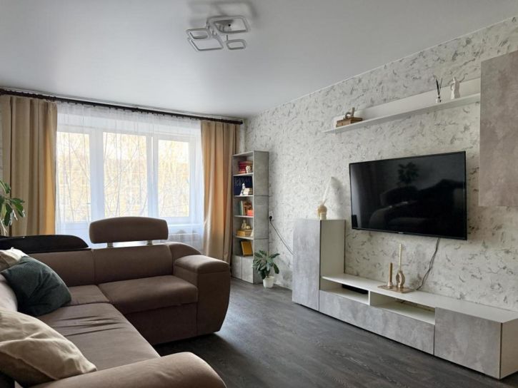 3-комн квартира Молодежный пос., 3