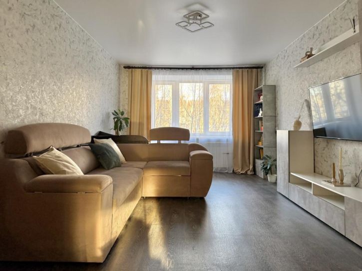 3-комн квартира Молодежный пос., 3