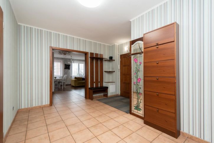 3-комн квартира Рабочего Штаба, 1/4