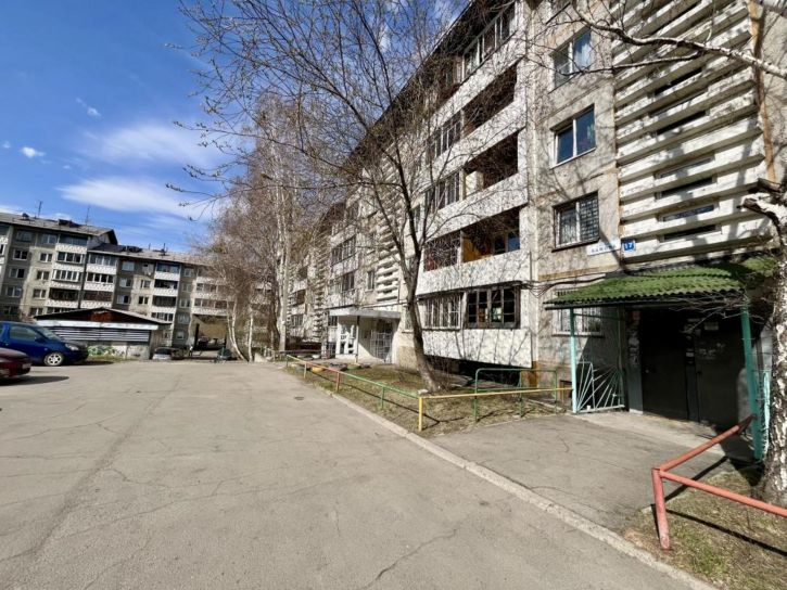 2-комн квартира Бажова, 17