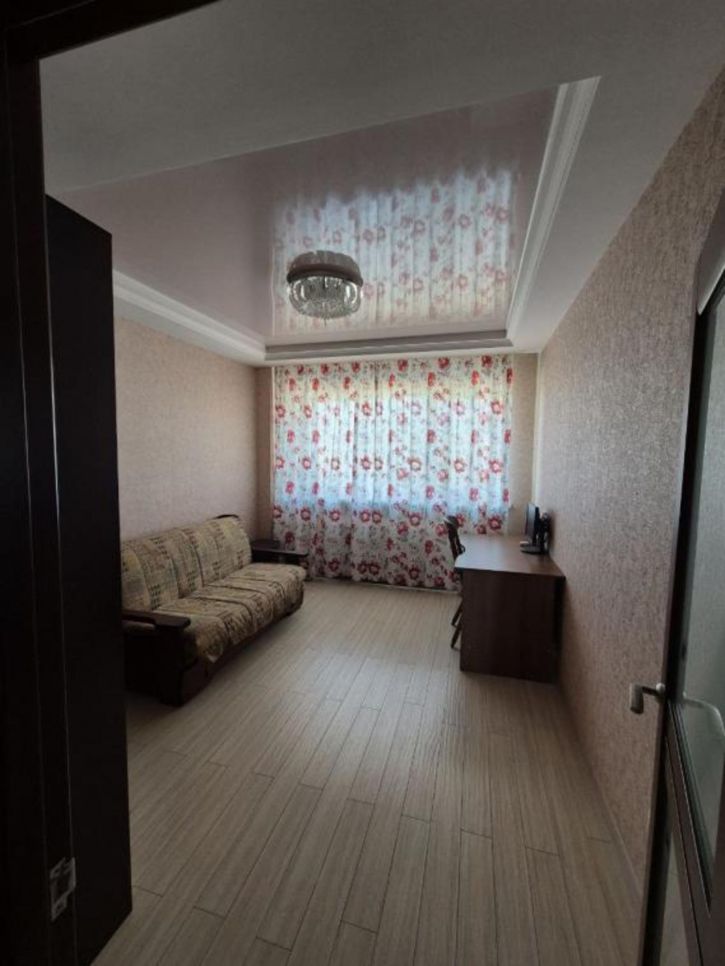 3-комн квартира Байкальская, 244/5