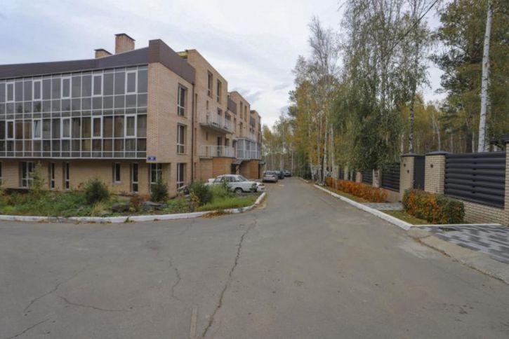3-комн квартира Спецстроевская, 21