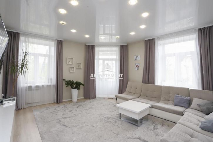 3-комн квартира Украинская, 10
