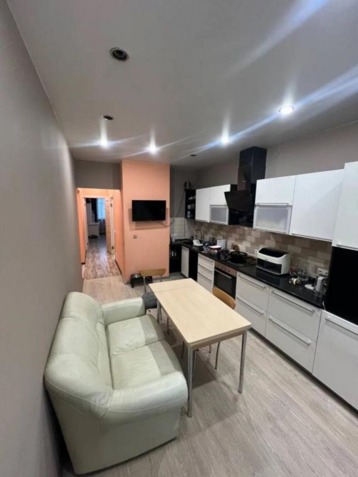 3-комн квартира Медовая, 8