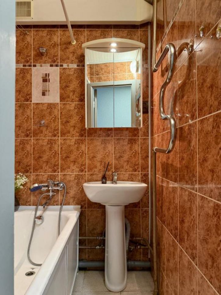 3-комн квартира Маршала Конева, 70