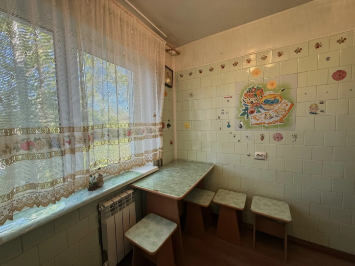 4-комн квартира Гравийная, 10