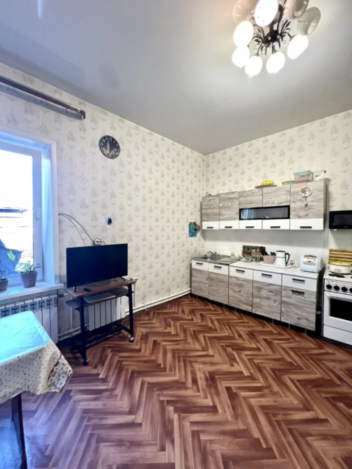 3-комн квартира Напольная, 55