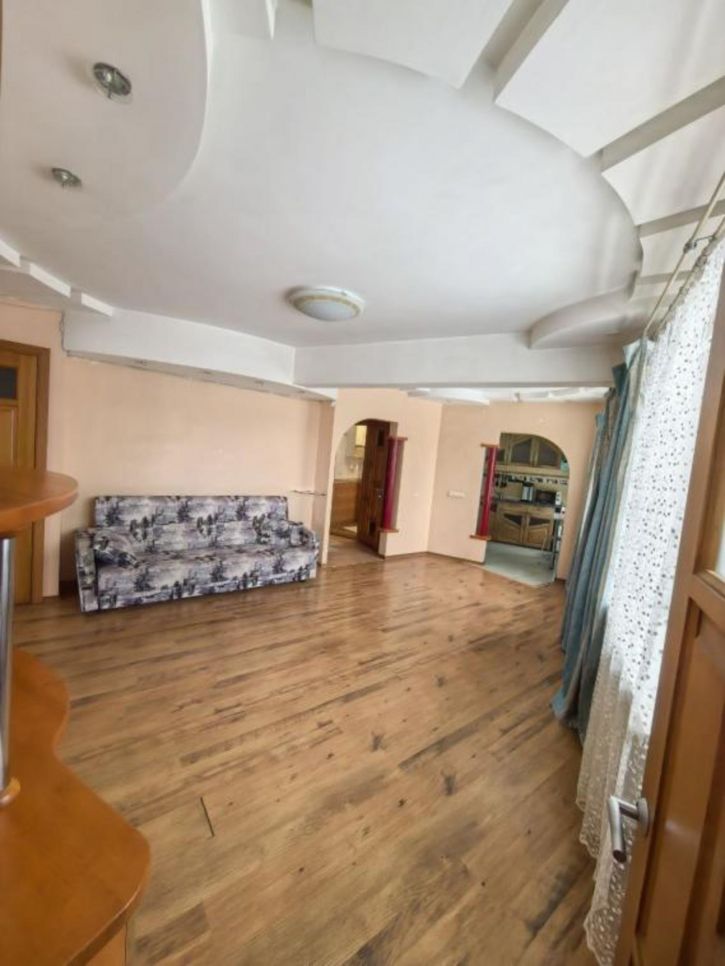 3-комн квартира Волгоградская, 45