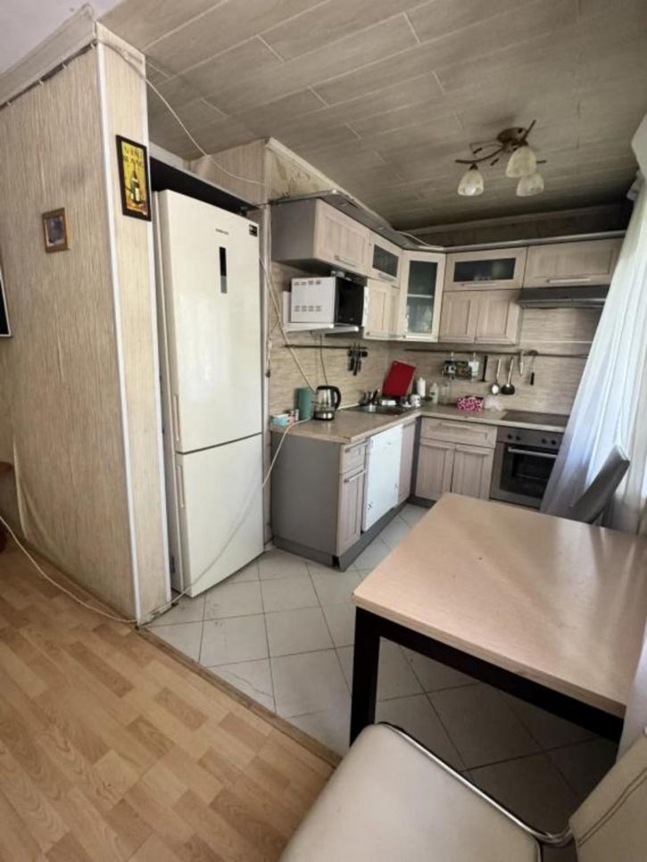 3-комн квартира Красноказачья, 66