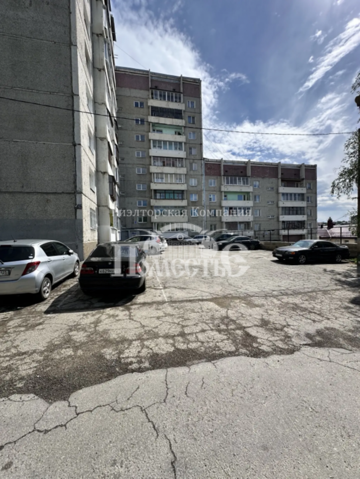 3-комн квартира Университетский мкр, 109