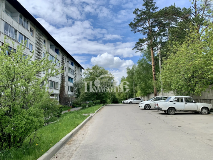 2-комн квартира Карпинская, 21а